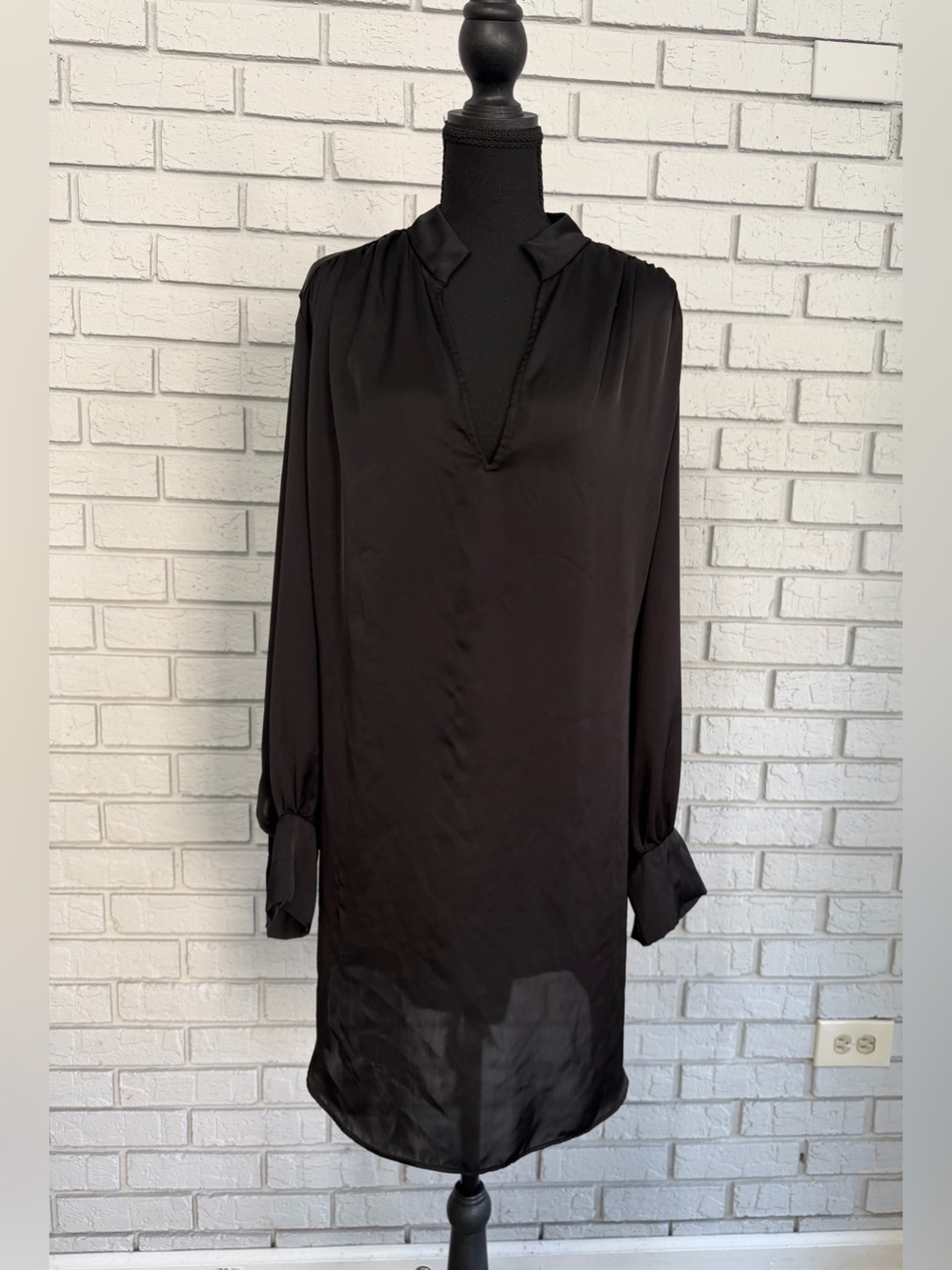 H&M Tunic Dress Medium Women’s Black Long Sleeve Contemporary Lightweight